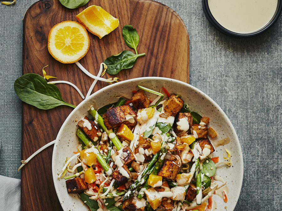 Salade asiatique tiède au tofu & aux légumes