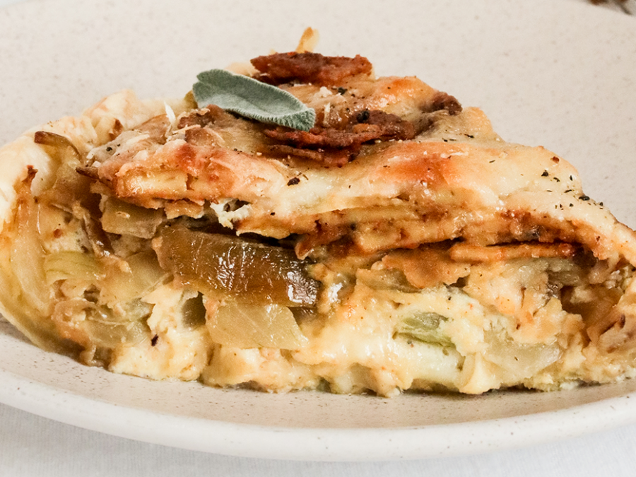 Quiche aux oignons, 3 fromages & tofu