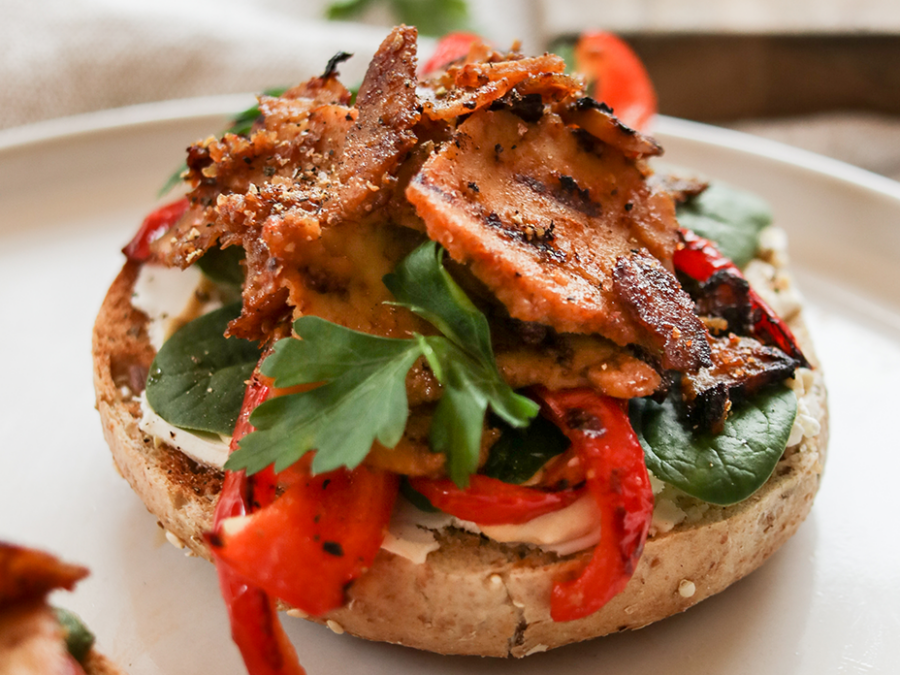 Bagel au tofu & légumes