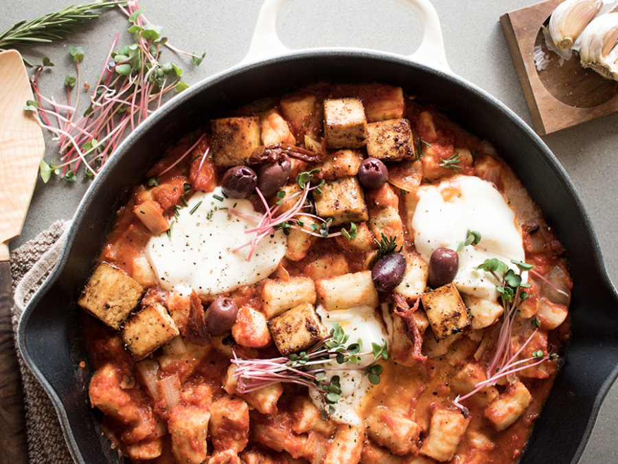Gratin de gnocchis, sauce tomate, mozzarella et tofu