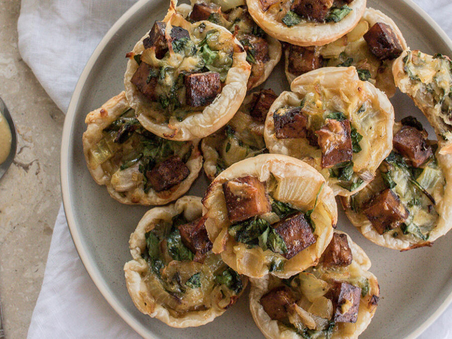 Mini tartelettes aux oignons & tofu