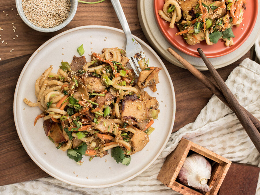 Nouilles udon & tofu asiatique