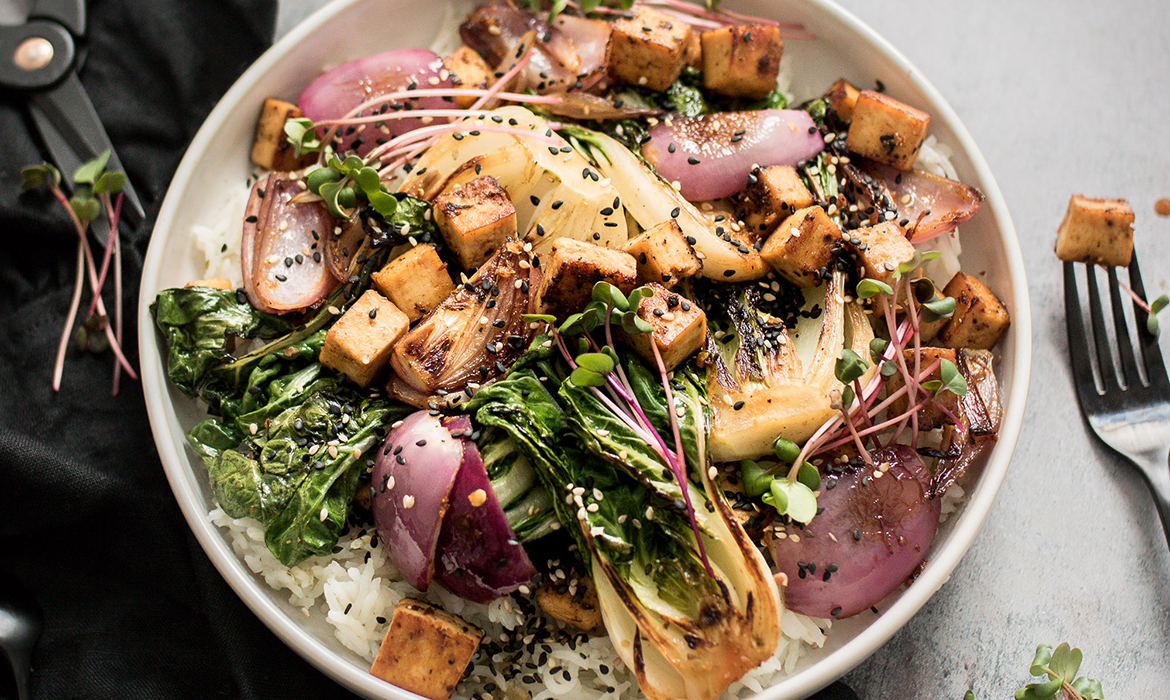 Tofu mariné et épicé & bok choy grillé